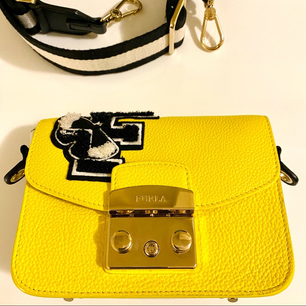 ⭐️HOST PICK⭐️Furla Metropolis leather crossbody bag